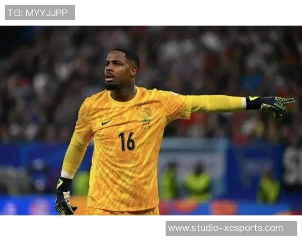 迈尼昂的崛起与挑战：从青涩门将到世界顶级守门员的蜕变之路